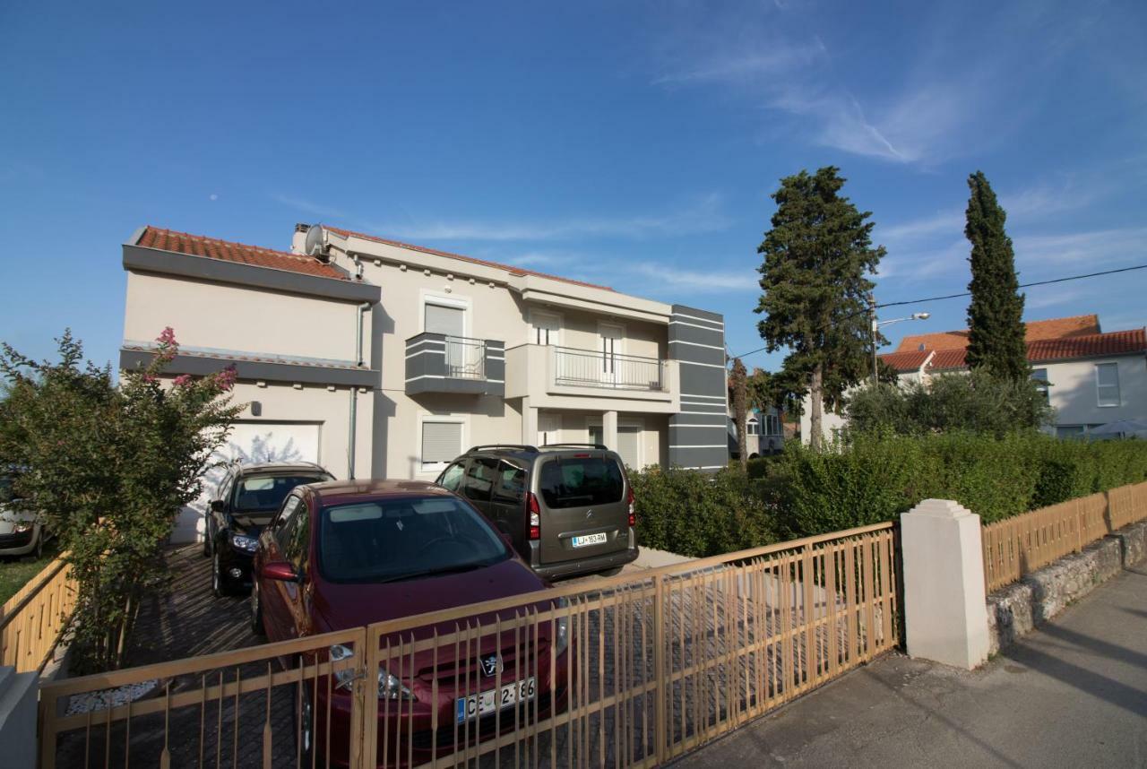 Apartments Luna Sveti Filip i Jakov Εξωτερικό φωτογραφία